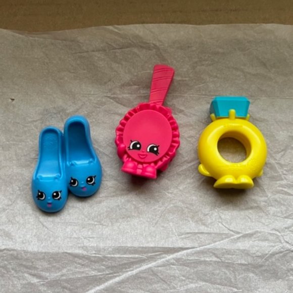 Shopkins  Ring Blue Kitty Flats Mia Mirror 2 Shopping Bags McDonalds 2015 - Picture 8 of 10